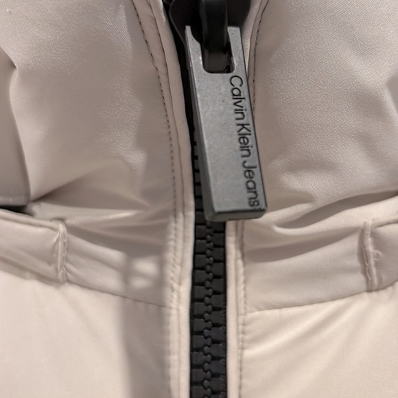 NWT [Calvin Klein] Down Hooded Winter Puffer Insulated Jacket Beige Men’s Sz M - Picture 8 of 15